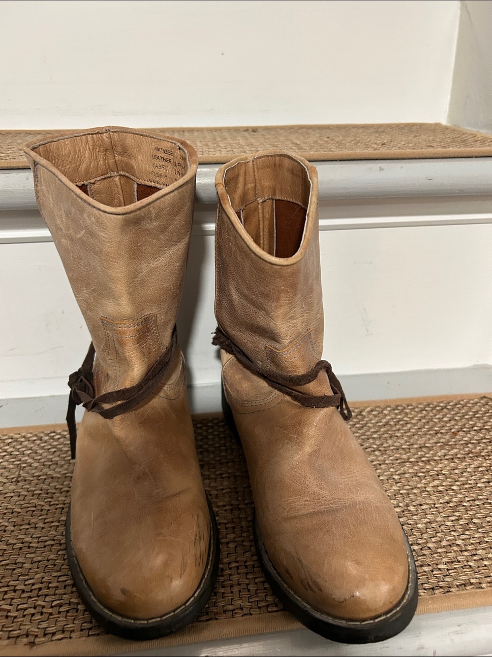 Steve Madden vintage  Tan Leather Boots with Brown Interior 7.5